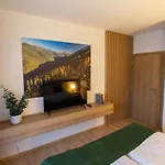 Dapelova -